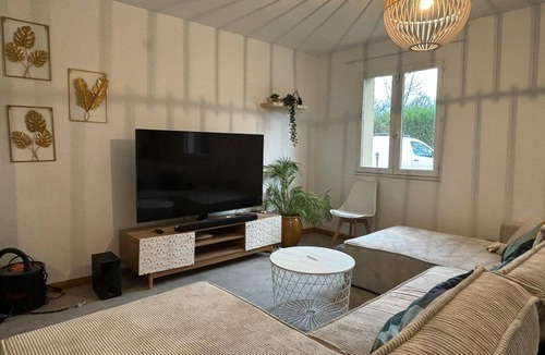 Grandvilliers House | Boiklo - Maison de Campagne Avec Piscine Chauffée/billard/jacuzzi - 9 Personnes