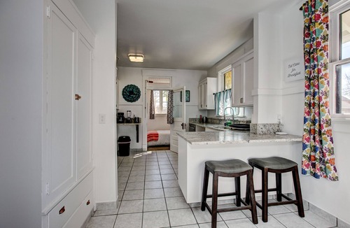 North End Apartment | Boise-Downtown-historical-unique Arthouse 5