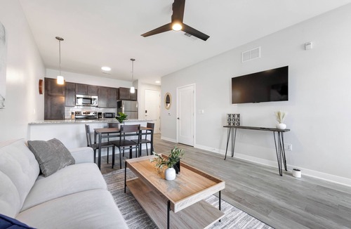St. Peters Apartment | Bold 2127 I Stunning One Bedroom Suite