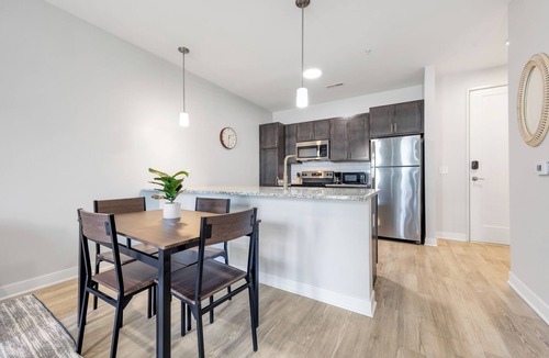 St. Peters Apartment | Bold 2127 I Stunning One Bedroom Suite