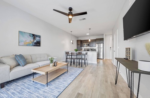 St. Peters Apartment | Bold 2320 I Stunning One Bedroom Modern Suite