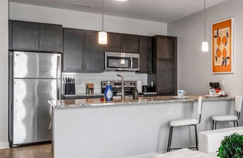 St. Peters Apartment | Bold 2325 I Parking I Pool I Gym I Parking