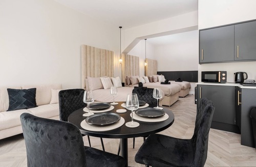 RopeWalks Apartment | Bold St ApartHotel | Book Individually or Book 8!