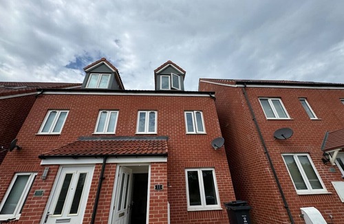 Swindon House | Bolehyde House Long Stay Discounts Free Parking