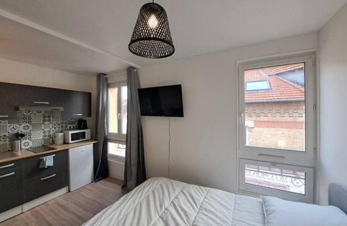 Reims City Centre Apartment | Bologne, studio cozy climatisé