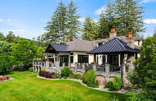 Bolton Landing House | Bolton Manor ~ Massive Lakefront, Beach, and Hot Tub.