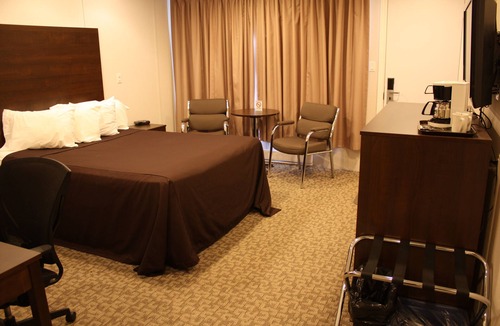 Timmins Hotel | Bon Air Motel