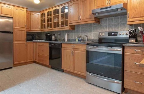 Cloyne Cottage | Bon Echo Escape - Four Bedroom Cottage, Sleeps 10