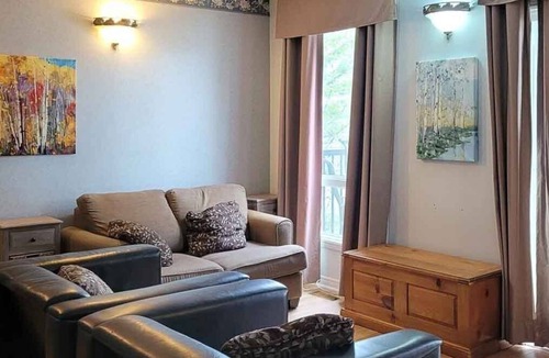 Cloyne Cottage | Bon Echo Escape - Four Bedroom Cottage, Sleeps 10