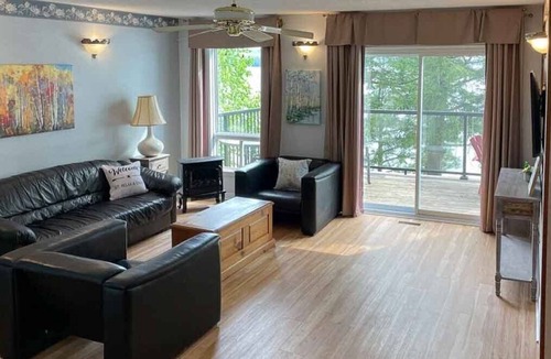 Cloyne Cottage | Bon Echo Escape - Four Bedroom Cottage, Sleeps 10