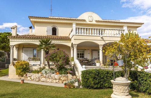 Cunit House | Bon repos by Interhome