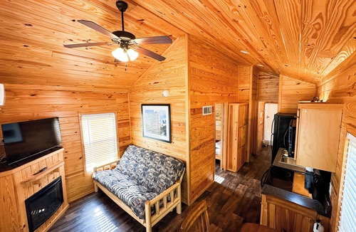 Lake Delton Cabin | Bonanza Camping Resort