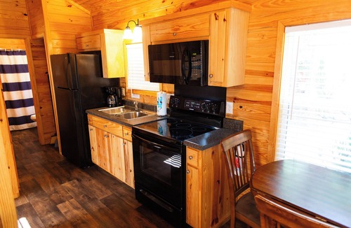 Lake Delton Cabin | Bonanza Camping Resort