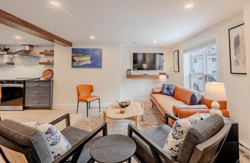 Downtown St. John's House | Bond Designer Home 3BR Parking Central DT