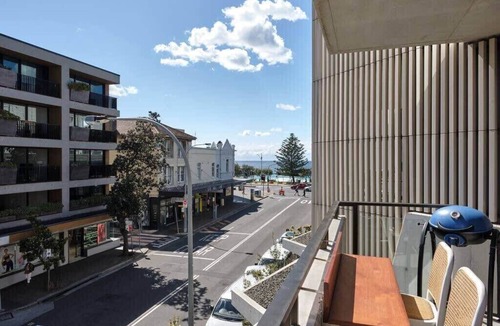 Bondi Beach Apartment | Bondi Beach Premium 2 bed Apt with Views and Parking