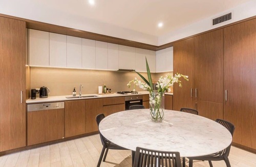 Bondi Beach Apartment | Bondi Beach Spacious Lux apmnt + Balcony