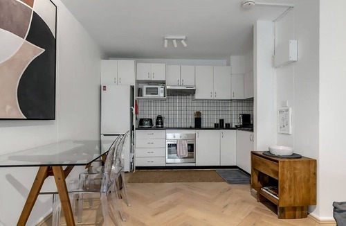 Bondi Junction Apartment | Bondi Beach Stay! Amazing pool!