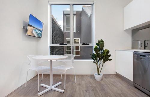 Bondi Apartment | Bondi Beach Studio King Suite 1
