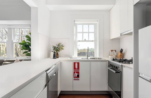 Woollahra Apartment | Bondi Junction Apartments by Urban Rest