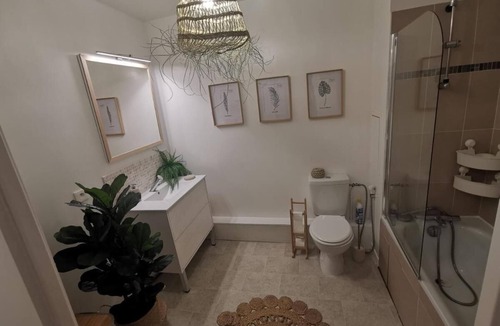 Bondy Apartment | Bondy's cocoon, a 3-minute walk from the station. Self-guided arrival. Free parking
