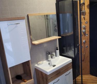 La Souterraine Apartment | BONHEUR