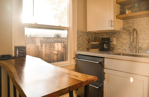 Concord Apartment | Bonifacio Suite | Entire Apartment