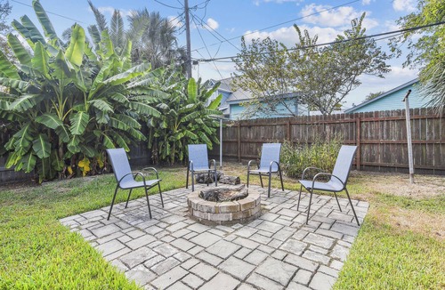 Galveston Cottage | Bonita Beach House by Ryson Vacation Rentals
