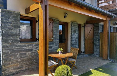 Osseja House | Bonita casa adosada con gran jardín