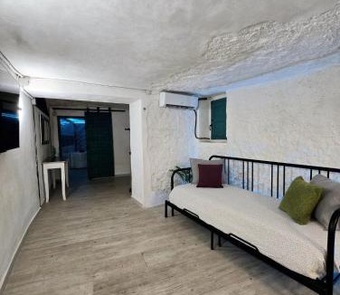Paterna Apartment | BONITA CASA CUEVA CON JACUZZI