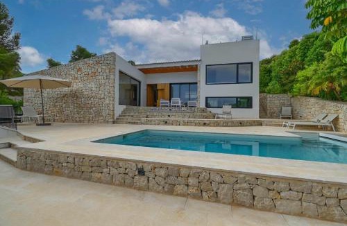Javea Ski Chalet | Bonita stay: B Sky: Piscina caliente, vistas, wifi
