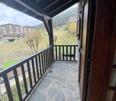Incles Apartment | Bonito apartamento Incles by Renttarter