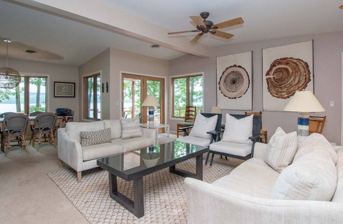 Valois Cottage | Bonkeid Estate: "Relaxing Seneca Lake Getaway!"