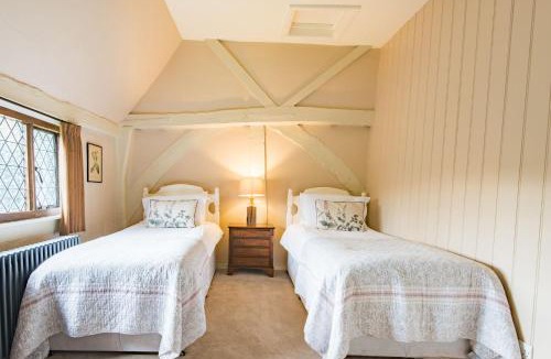 Goodnestone House | Bonnington Cottage by Bloom Stays