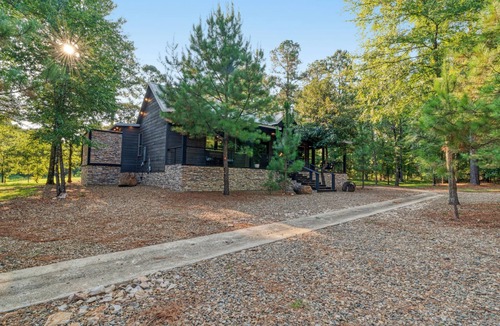 Hochatown Cabin | Book 3 night- 4th night free! Romantic One Bedroom