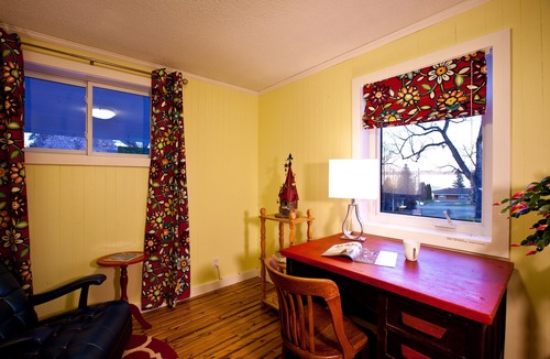 Haileybury House | Book a home rental as a hotel alternative for your next vacation in Haileybury.