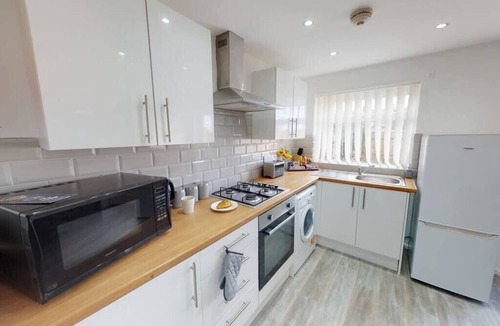 Middlesbrough House | Book Direct 10% Off > Flexley House 4 Br Workstays