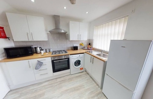 Middlesbrough House | Book Direct 10% Off > Flexley House 4 Br Workstays