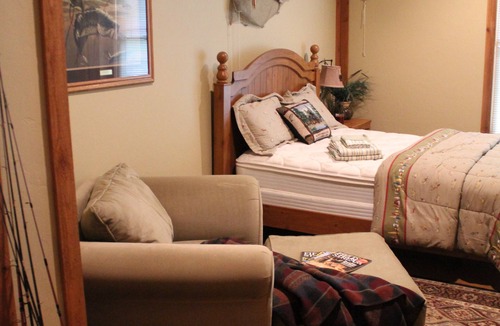 Seminole County Cabin | BOOK FOR SUMMER! Secluded Luxury Retreat on Private Lake - Sleeps 32