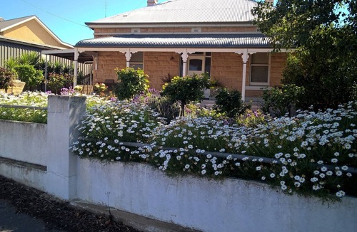 Waikerie Cottage | Book Keepers Cottage