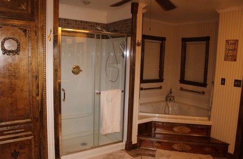 Voth Bed & Breakfast | Book Nook Inn
