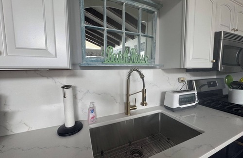 Midtown Ocean City Condo | Book NOW - 50 steps to the beach!