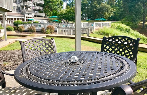 North Shore Condo | BOOK NOW -BEST LOCATION NEXT2 POOL BERNARDS LANDING2B-HOTTUB