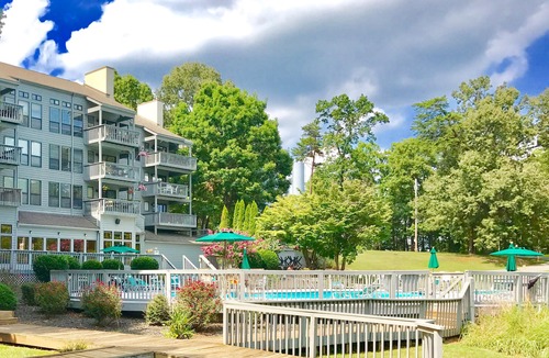 North Shore Condo | BOOK NOW -BEST LOCATION NEXT2 POOL BERNARDS LANDING2B-HOTTUB