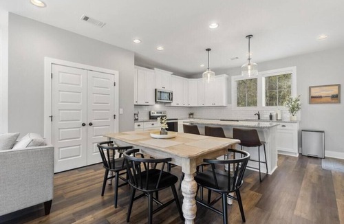 Auburn House | Book Now for Argentina-Iceland Pre-World Cup! Auburn Jordan-Hare Stadium 1.4 Mi