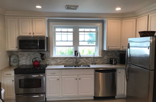 Misquamicut Cottage | Book now for Summer 2025! Great Location! Beach Parking Pass!