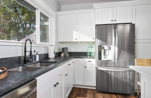 Newberg House | Book Now for Summer 2025!