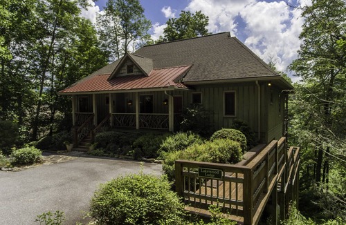 Cashiers House | Book now, SAVE 3K for July! Scenic Lake & Mountain Views in Trillium.