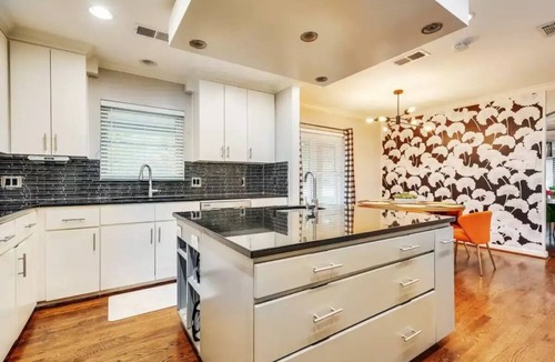 North Dallas House | Book NOW - Spacious Villa, Heated Pool & Backyard Garden Oasis!