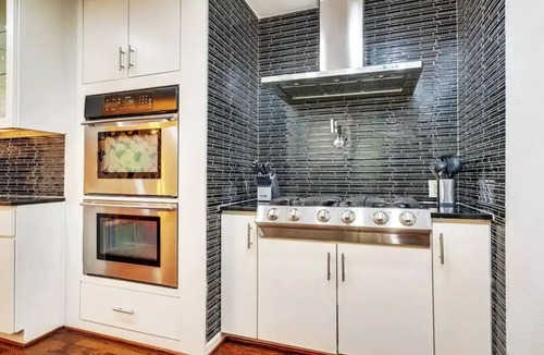 North Dallas House | Book NOW - Spacious Villa, Heated Pool & Backyard Garden Oasis!