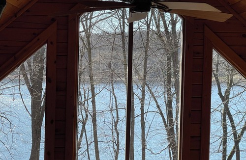 Long Prairie Cabin | Book that summer vacation now!